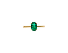 18K Gold Ring With Emerald Gemstone in Oval Shape