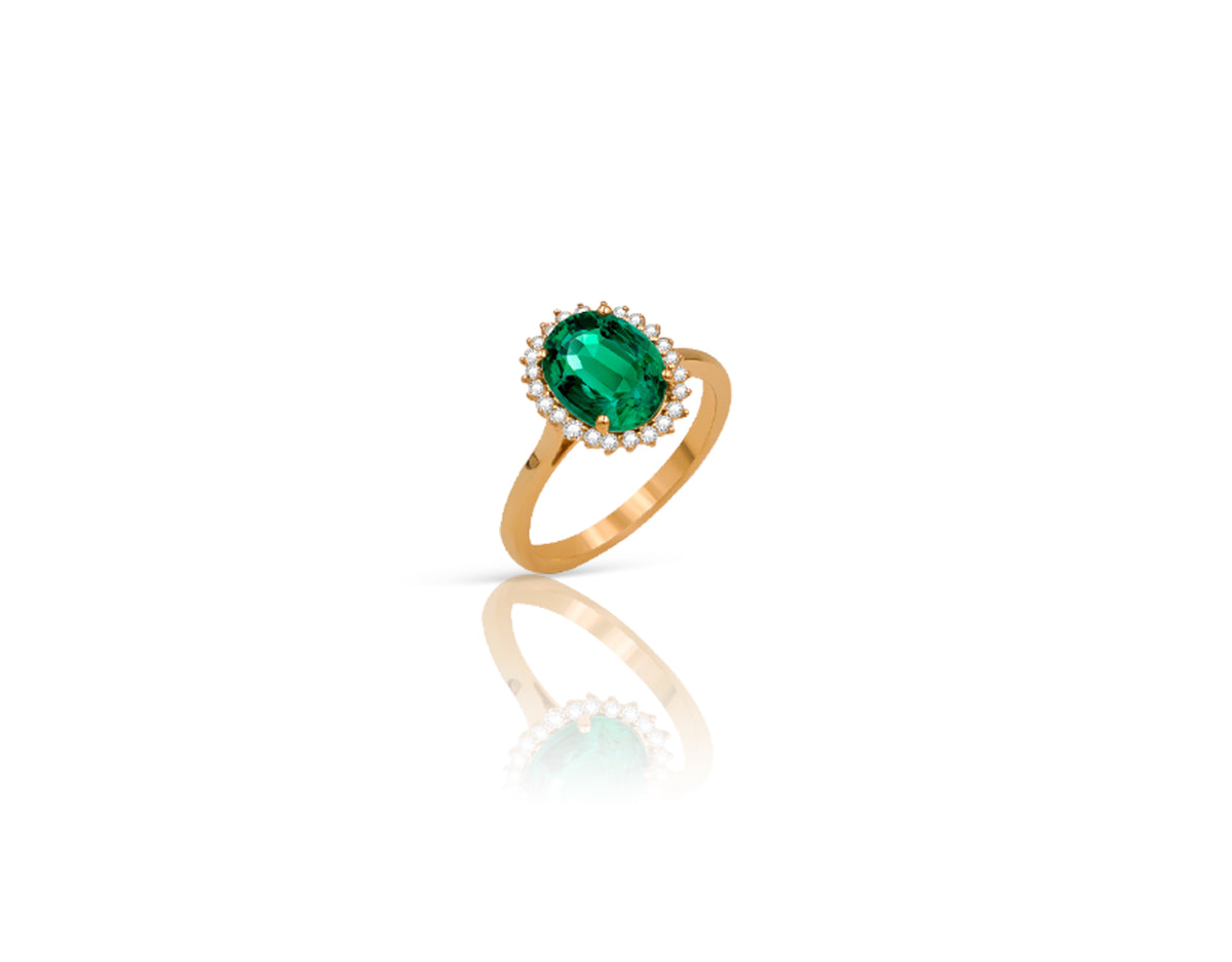 18K Gold ring with emerald gemstone and diamonds