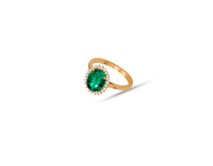 18K Gold ring with emerald gemstone and diamonds