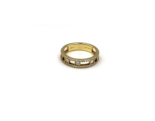 18K Gold Ring With Diamonds