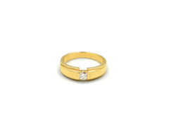 18K Gold Ring With Diamond UR04958