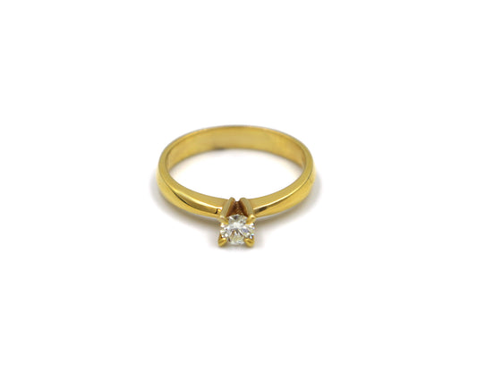 18K Gold Ring With Diamond UR04960