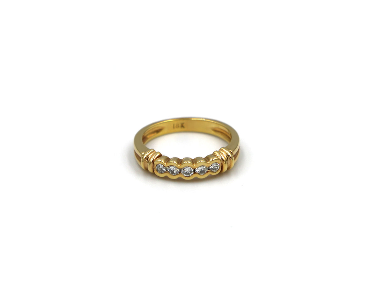 18K Gold Ring With Diamond E00025