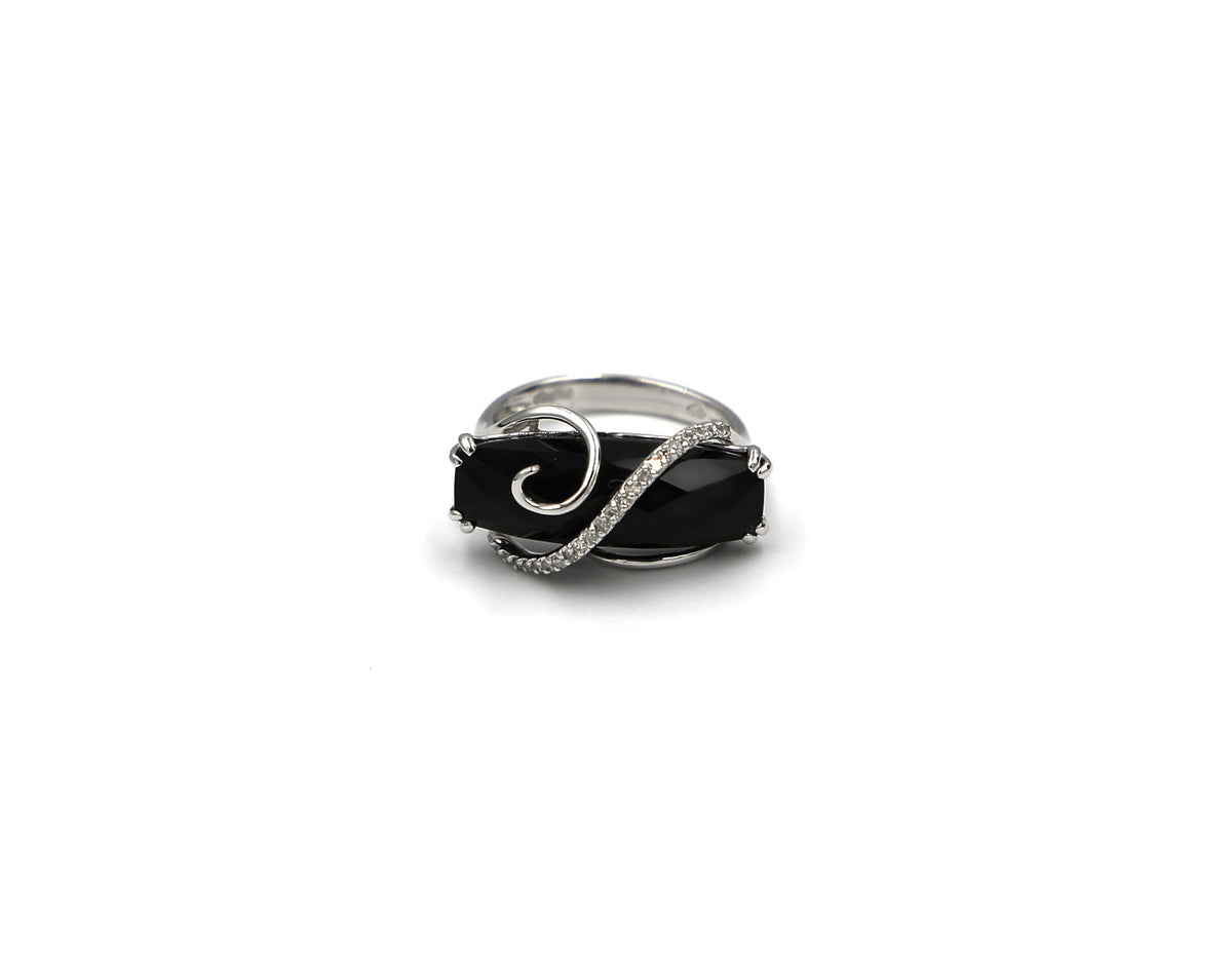 18K White Gold Ring With black onyx Diamonds HN454276