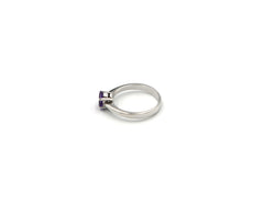 18K White Gold Ring With amethyst Oval Shape Gemstone LMR02736