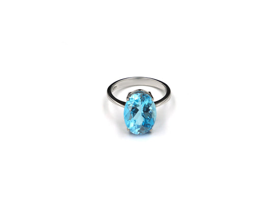 18K White Gold Ring With Blue Topaz Gemstone in oval Shape LMR05528