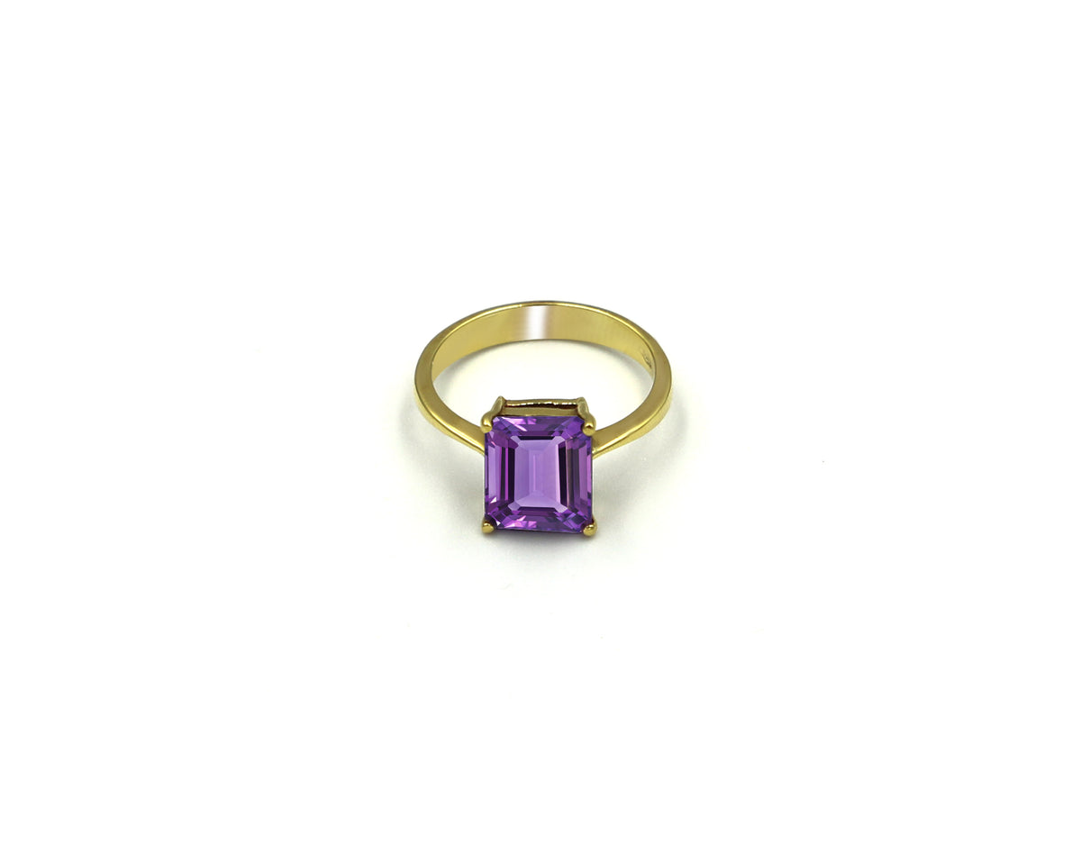 18K Gold Ring With Amethyst Gemstone in Emerald Shape LMR06065