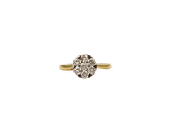 18K Gold Ring With Cluster of Diamonds R03155B