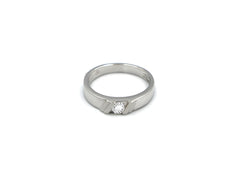 18K White Gold Ring With Diamond SK01540