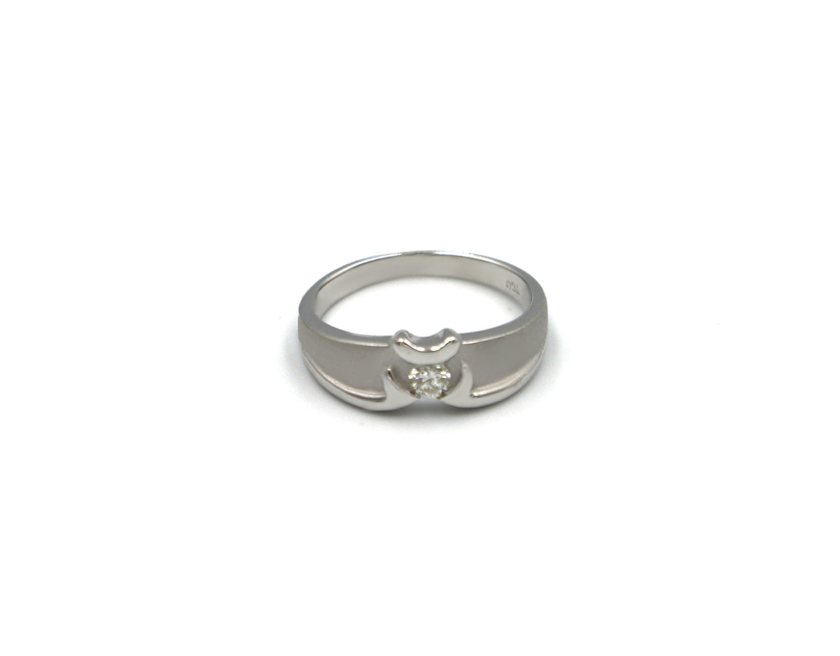 18K White Gold Ring With Diamond SK01589