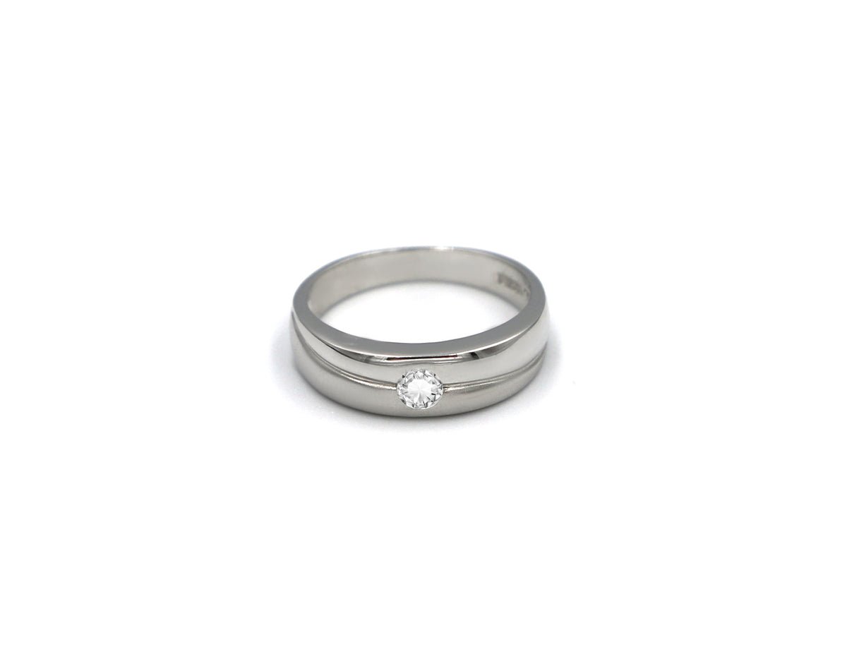 18K White Gold Ring With Diamond SK01981