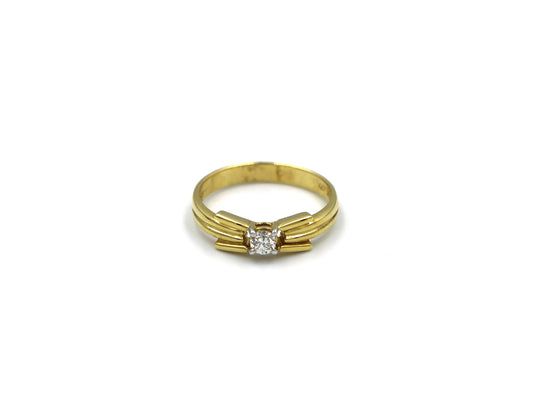 18K Gold Ring With Diamond SK02977