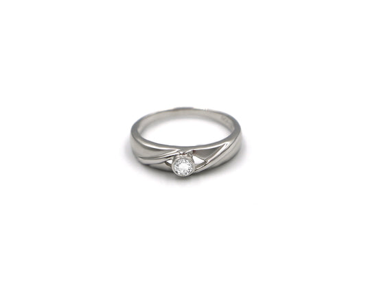 18K White Gold Ring With Diamond ST01806B