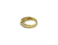 18K Gold Ring with Diamond UR04964